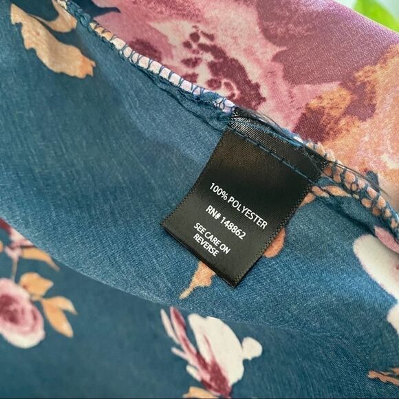 Torrid blue floral satin silky cardigan shawl - Picture 6 of 8